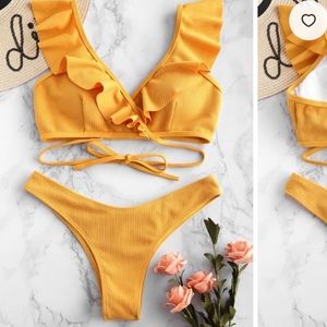 ZAFUL Ribbed Scrunch Butt Wrap Bikini Set